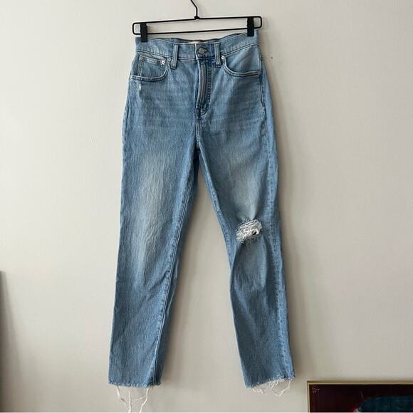 Madewell The Perfect Vintage Jean in Coney Wash: Destroyed Edition - Picture 3 of 9